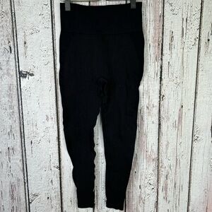 ZYIA‎ Black Textured Leggings Size Large Nylon Spandex High Waist 7/8 Length EUC